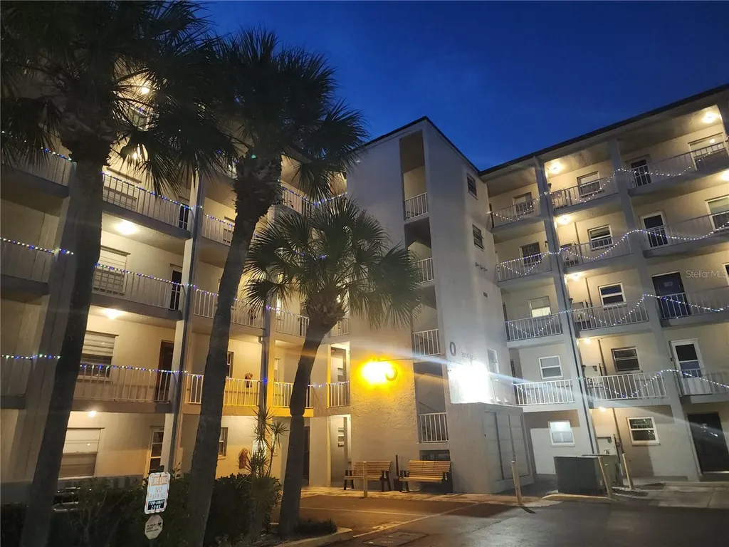 3064 Lake Bayshore Drive Bradenton FL 34205