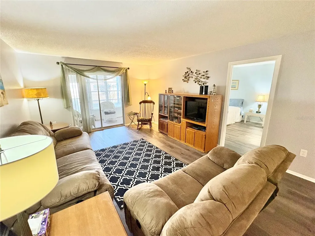 3064 Lake Bayshore Drive Bradenton FL 34205