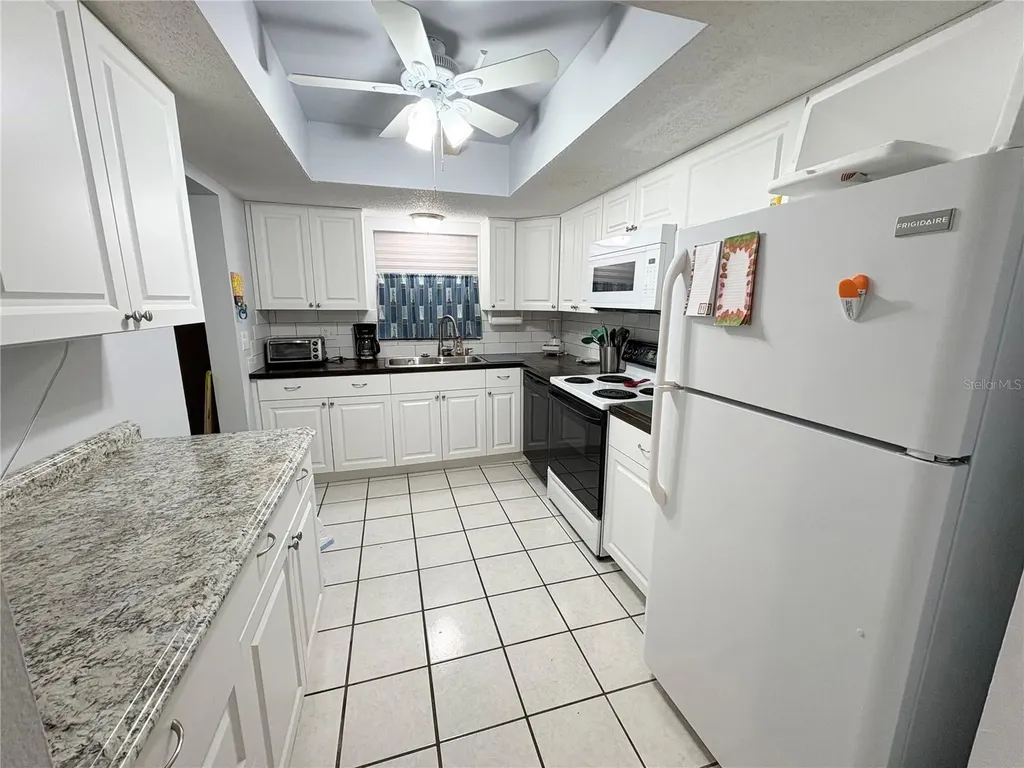 3064 Lake Bayshore Drive Bradenton FL 34205