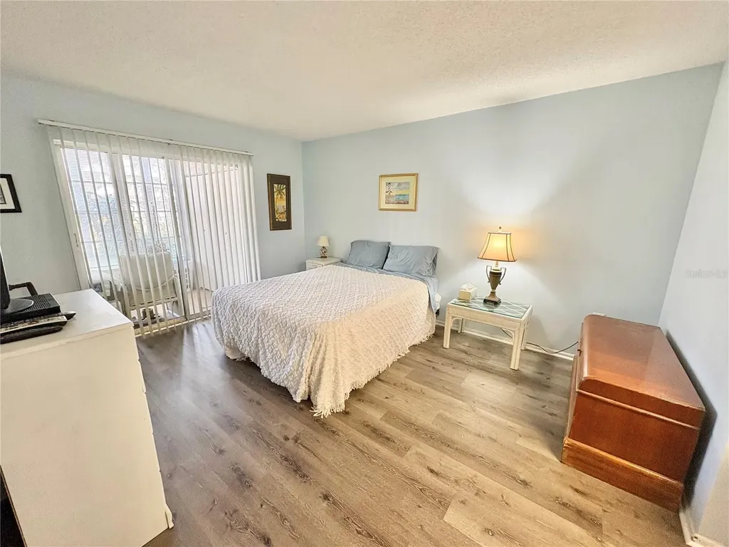 3064 Lake Bayshore Drive Bradenton FL 34205