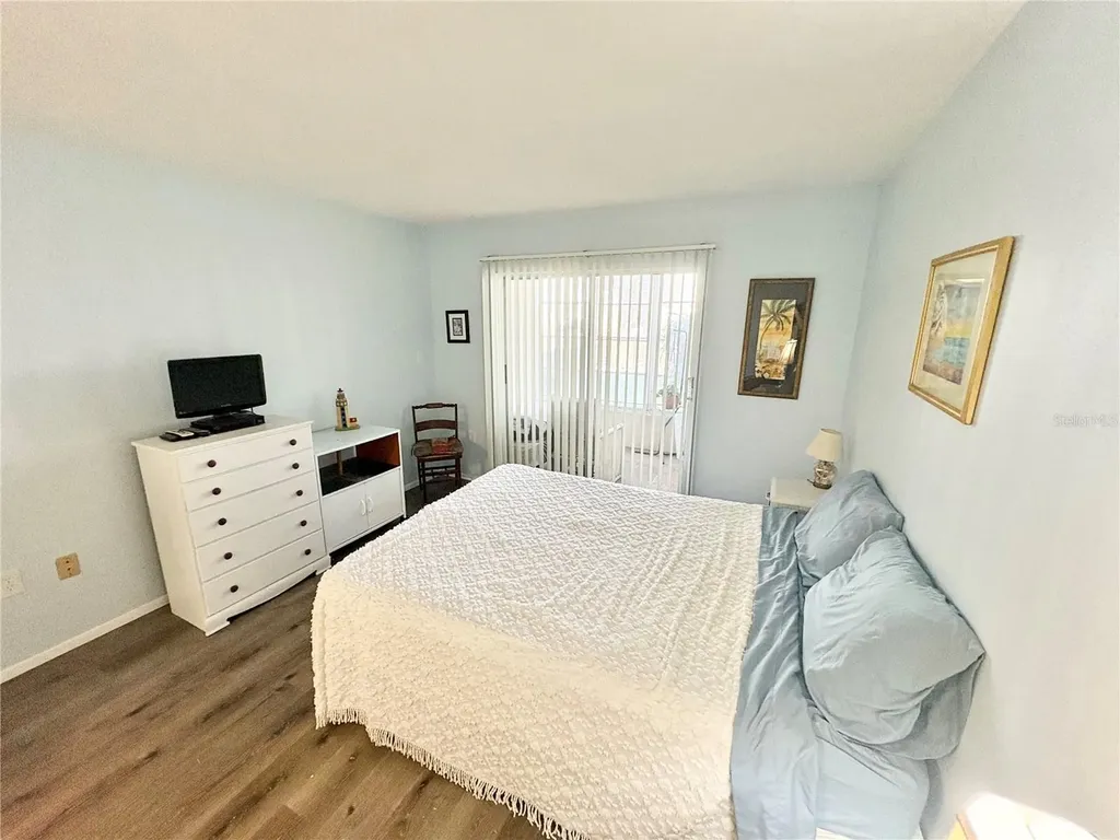 3064 Lake Bayshore Drive Bradenton FL 34205