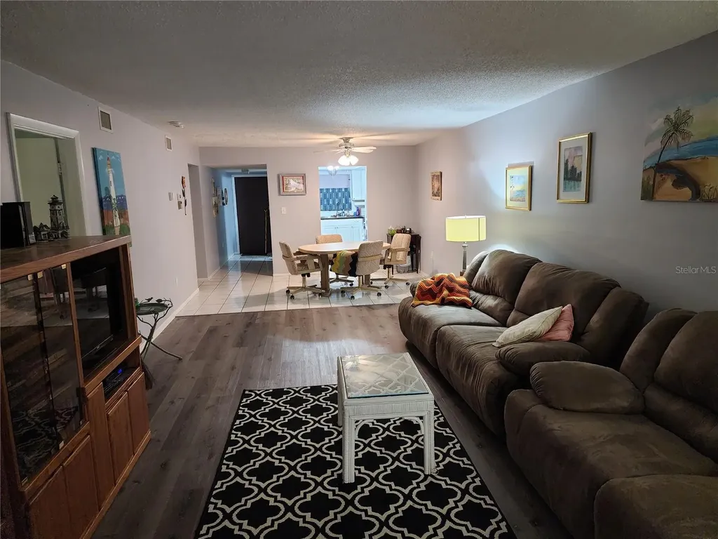3064 Lake Bayshore Drive Bradenton FL 34205