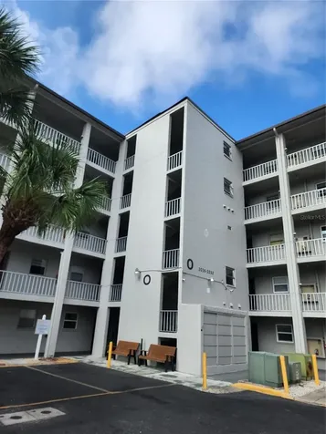 3064 Lake Bayshore Drive Bradenton FL 34205