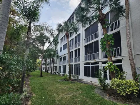 3064 Lake Bayshore Drive Bradenton FL 34205