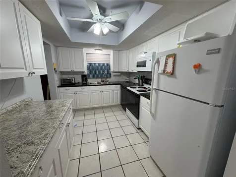3064 Lake Bayshore Drive Bradenton FL 34205