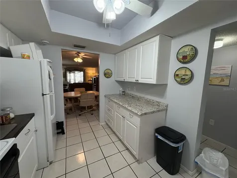 3064 Lake Bayshore Drive Bradenton FL 34205