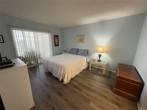 3064 Lake Bayshore Drive Bradenton FL 34205