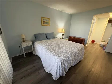 3064 Lake Bayshore Drive Bradenton FL 34205