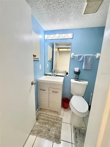 3064 Lake Bayshore Drive Bradenton FL 34205