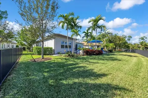 11230 Daphne Court Naples FL 34120