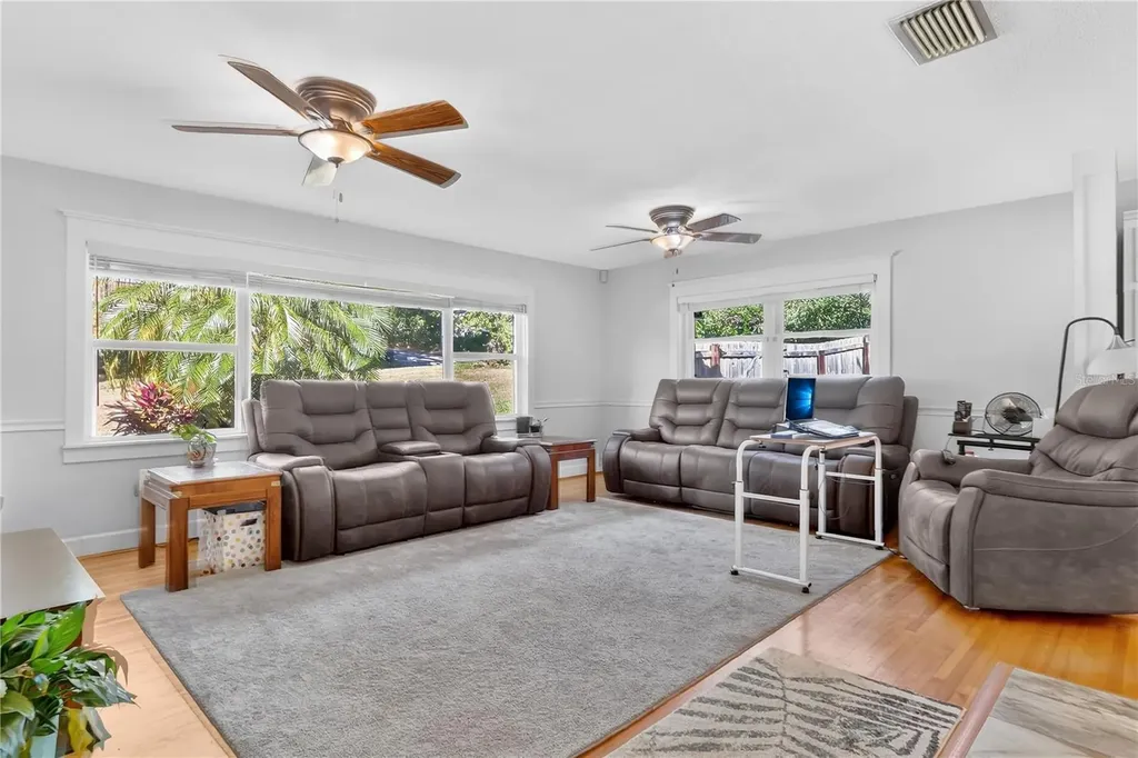 2704 Mendelin Street Apopka FL 32703