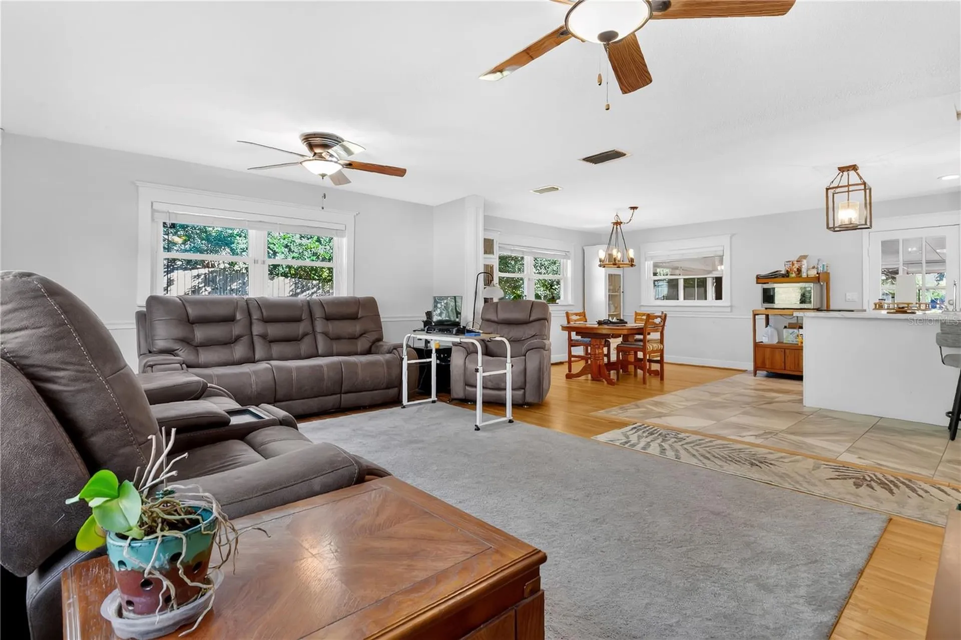 2704 Mendelin Street Apopka FL 32703