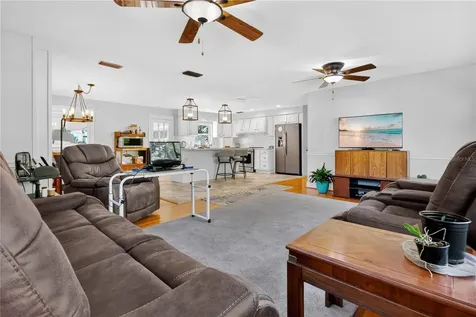 2704 Mendelin Street Apopka FL 32703