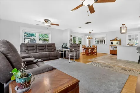 2704 Mendelin Street Apopka FL 32703