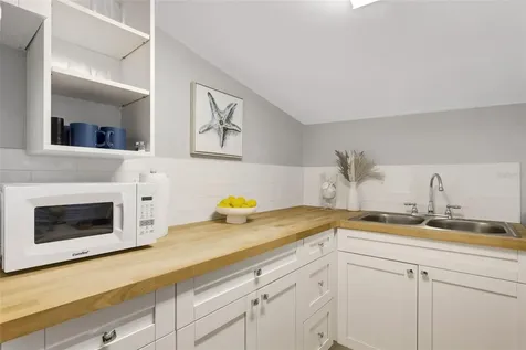 18 Heilwood Street Clearwater FL 33767
