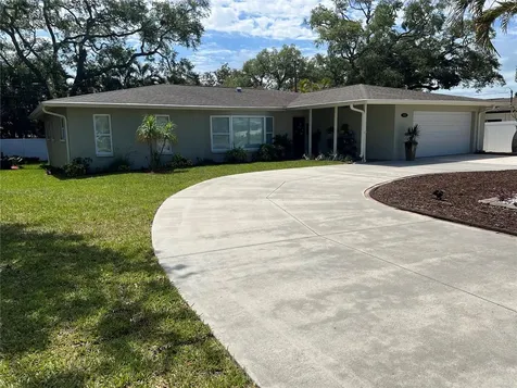 855 Fountainhead Drive Largo FL 33770