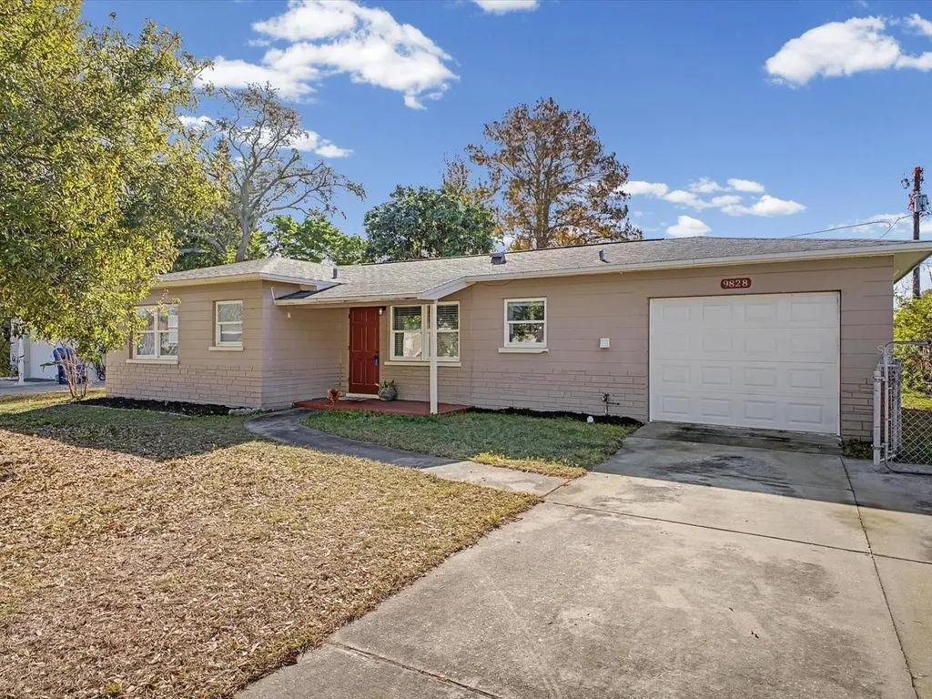 9828 49th Avenue N St Petersburg FL 33708