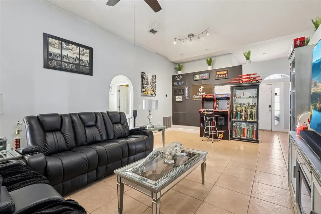 111 Elgin Boulevard Davenport FL 33897