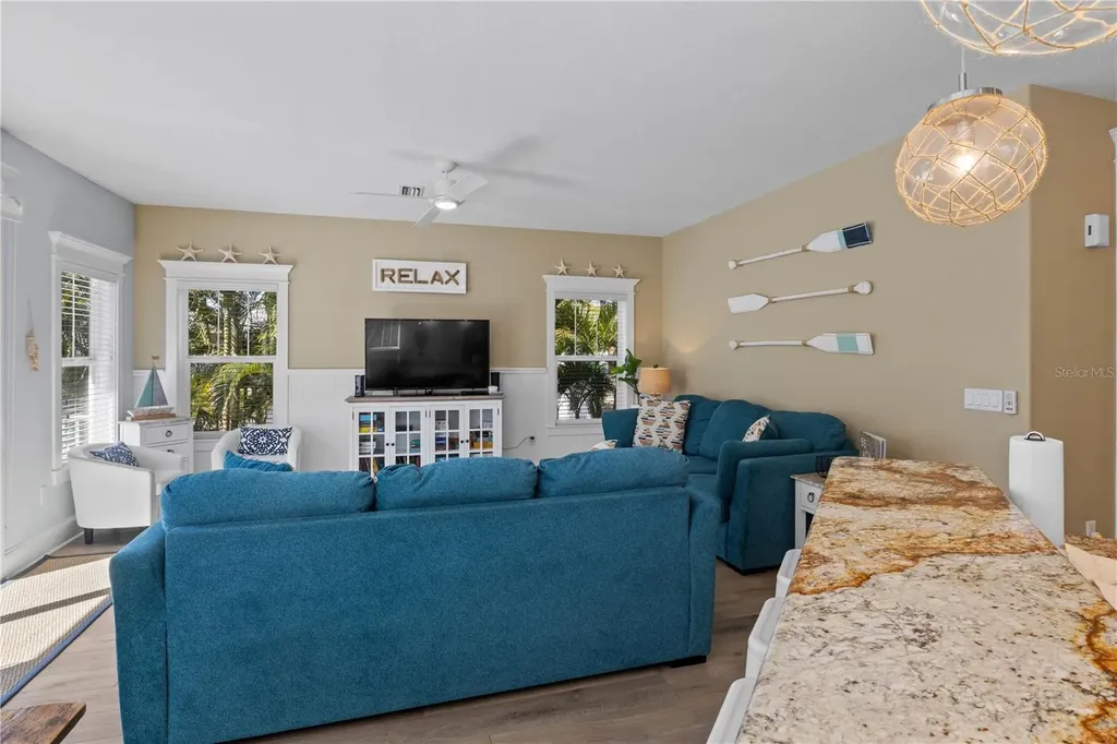 6908 Holmes Boulevard Holmes Beach FL 34217