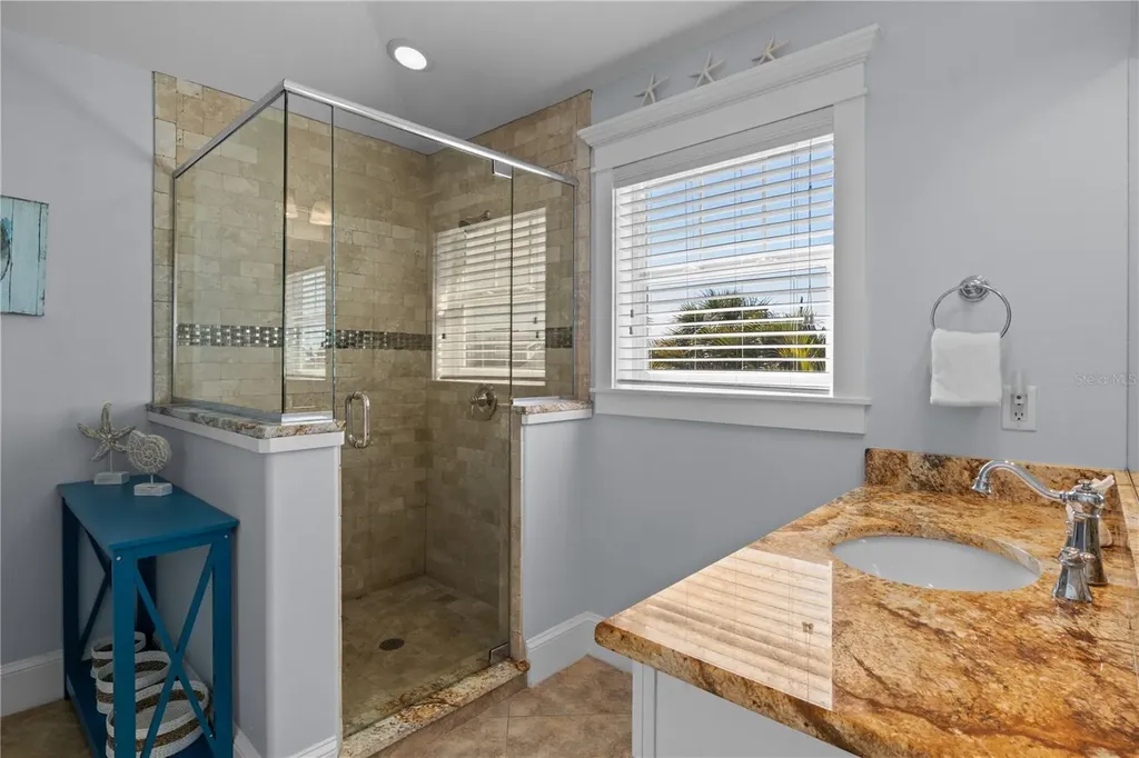 6908 Holmes Boulevard Holmes Beach FL 34217