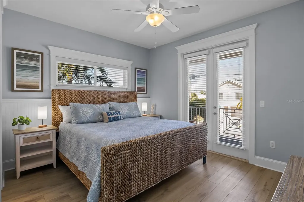6908 Holmes Boulevard Holmes Beach FL 34217