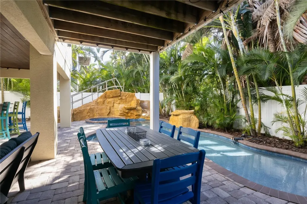 6908 Holmes Boulevard Holmes Beach FL 34217