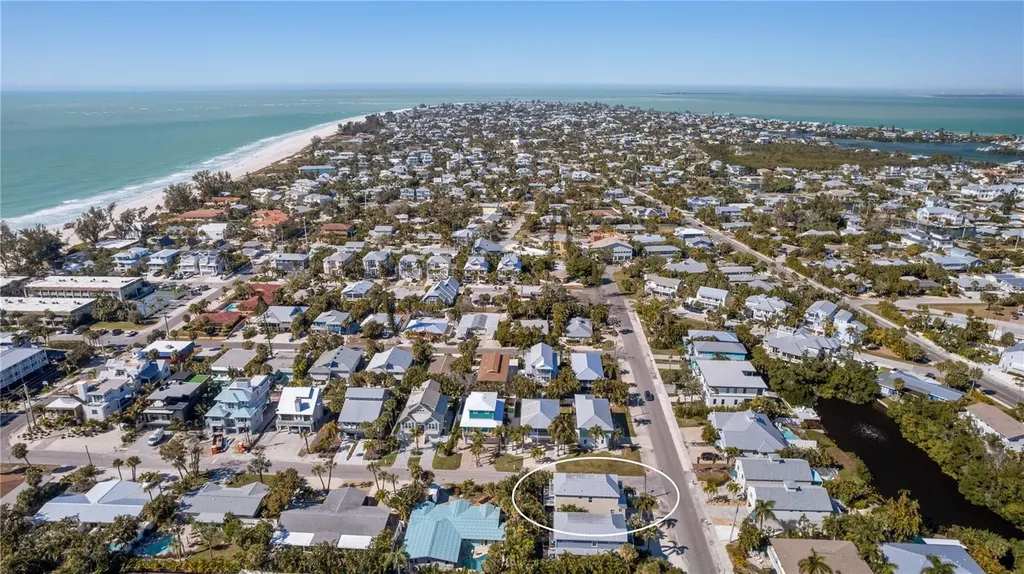 6908 Holmes Boulevard Holmes Beach FL 34217
