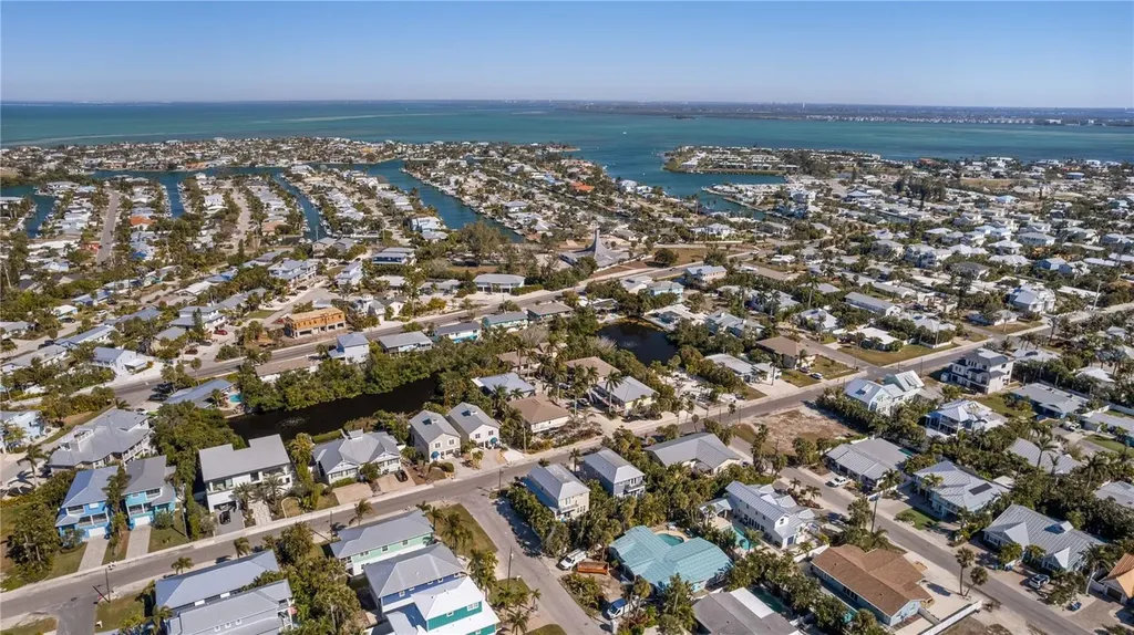6908 Holmes Boulevard Holmes Beach FL 34217