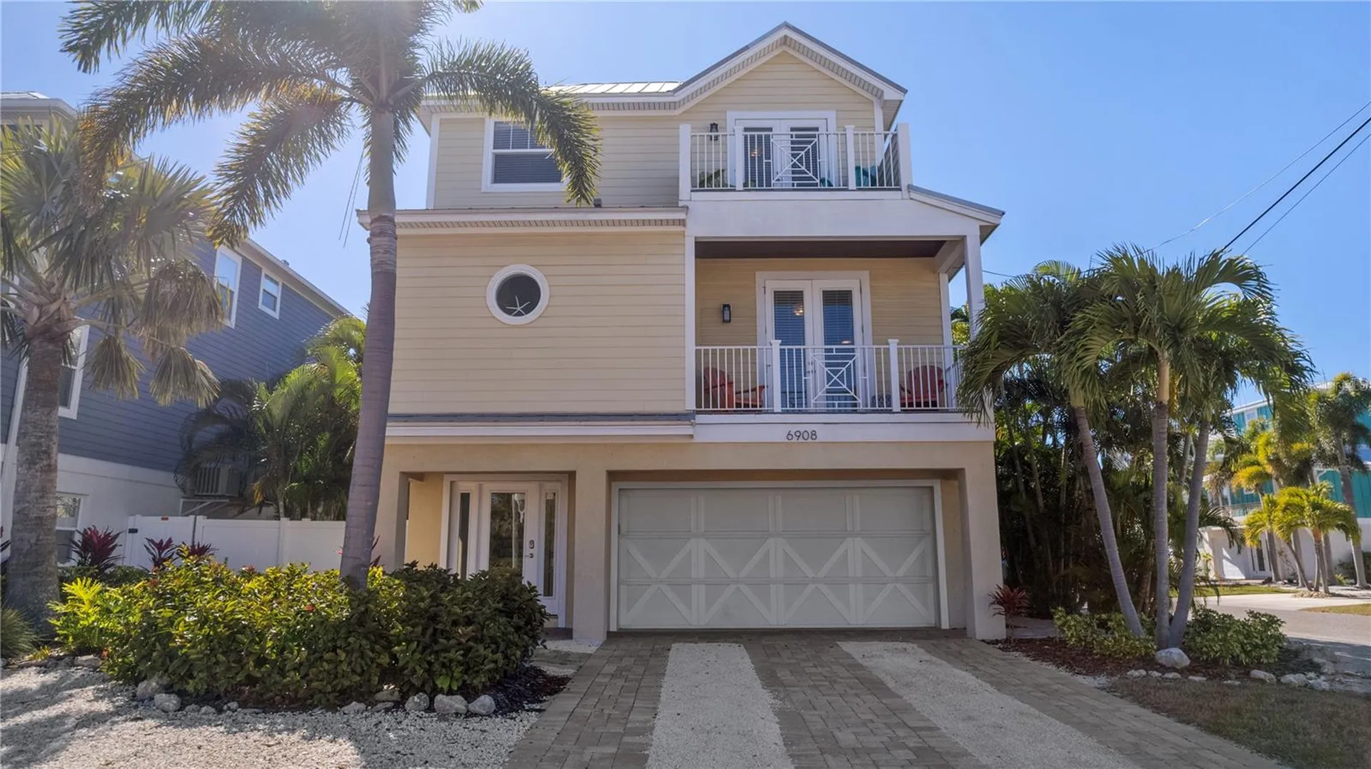 6908 Holmes Boulevard Holmes Beach FL 34217