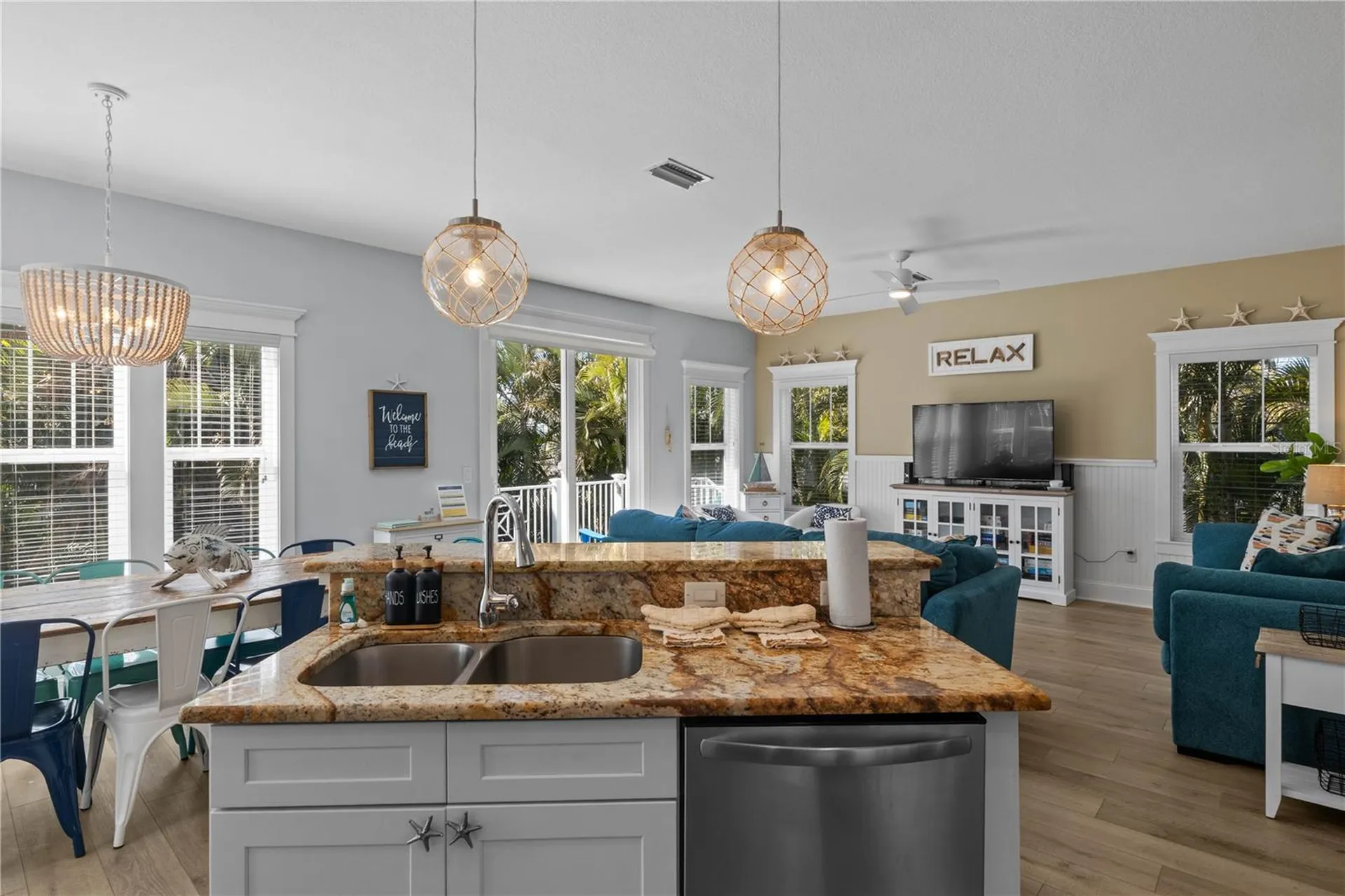 6908 Holmes Boulevard Holmes Beach FL 34217