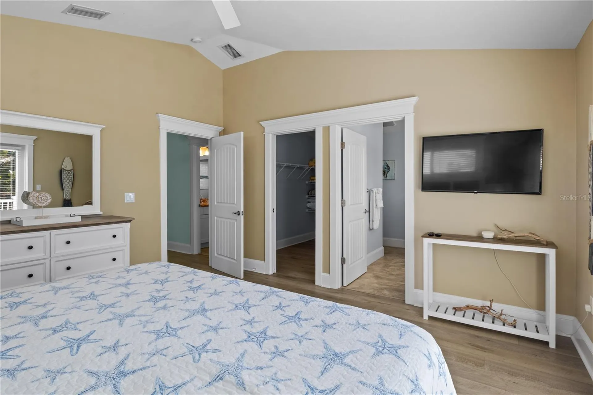 6908 Holmes Boulevard Holmes Beach FL 34217