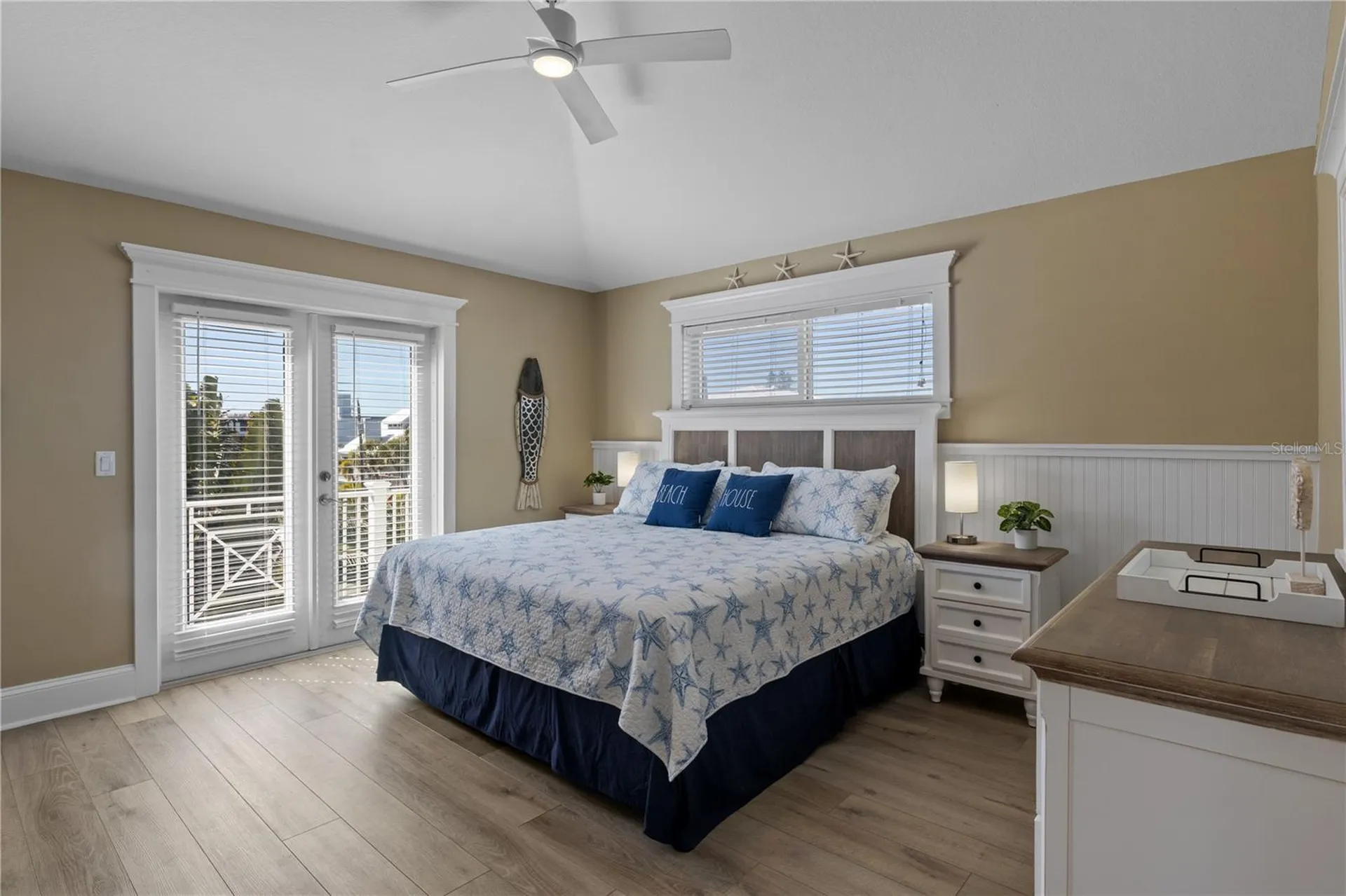 6908 Holmes Boulevard Holmes Beach FL 34217