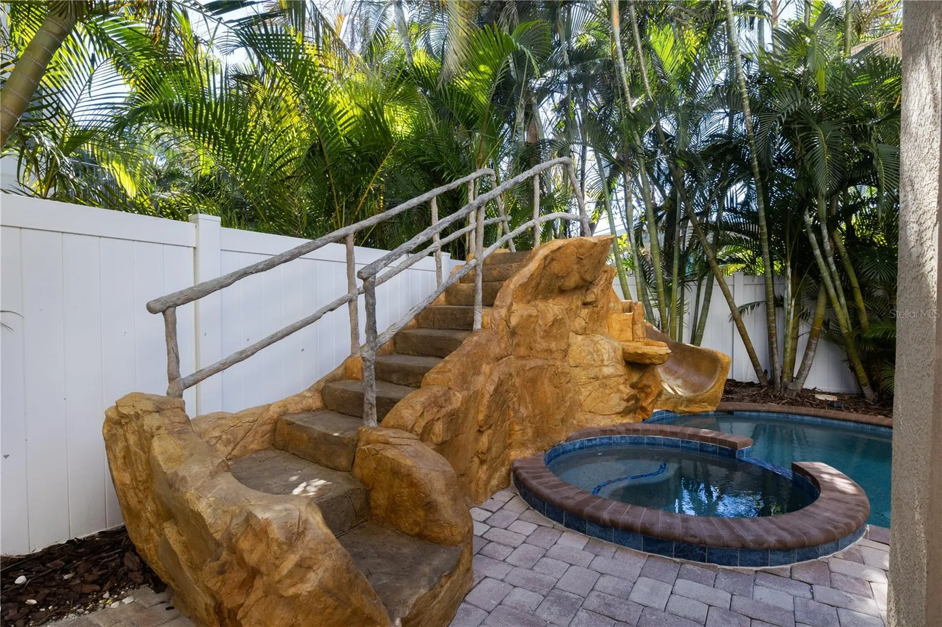 6908 Holmes Boulevard Holmes Beach FL 34217