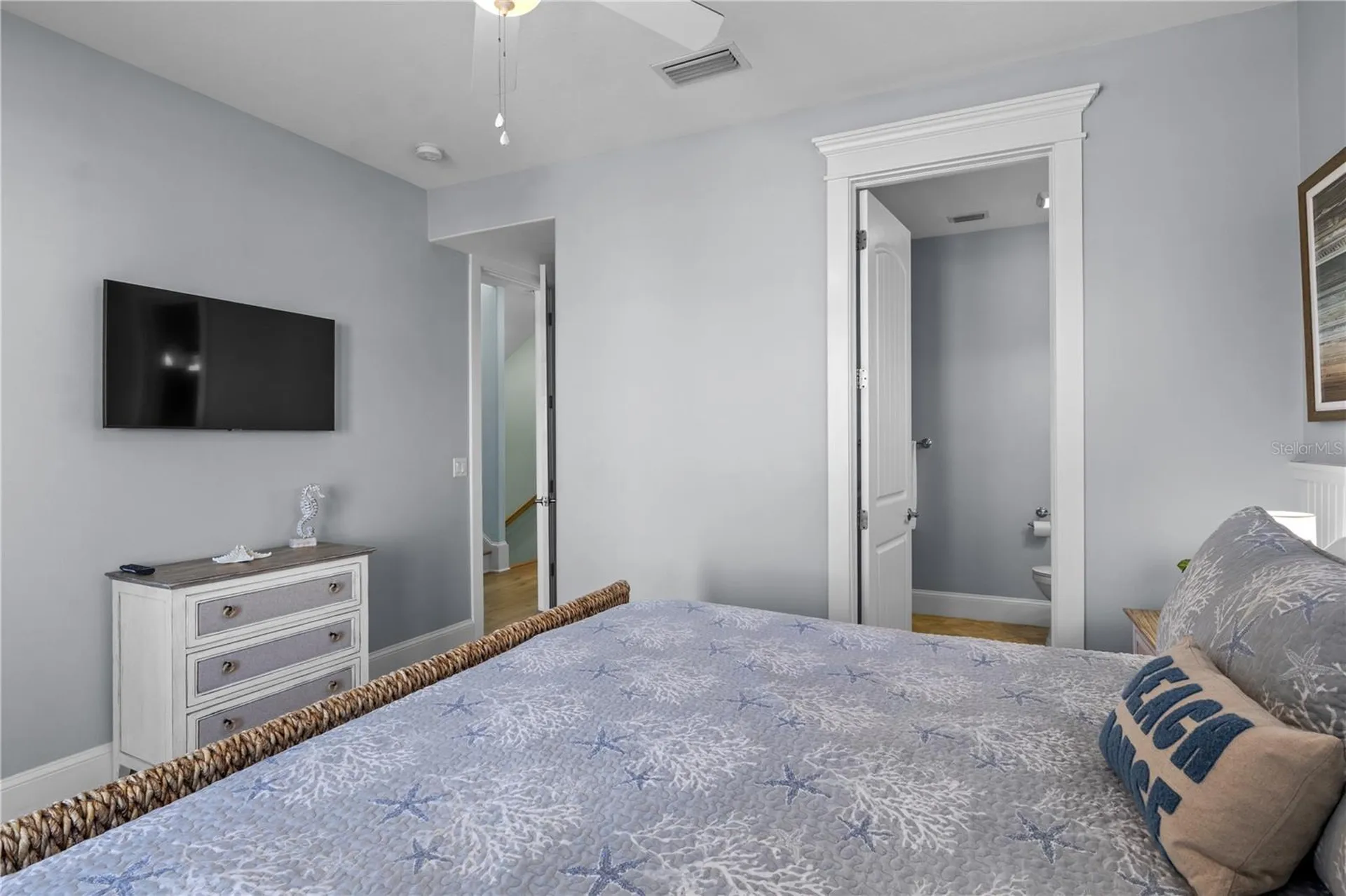 6908 Holmes Boulevard Holmes Beach FL 34217