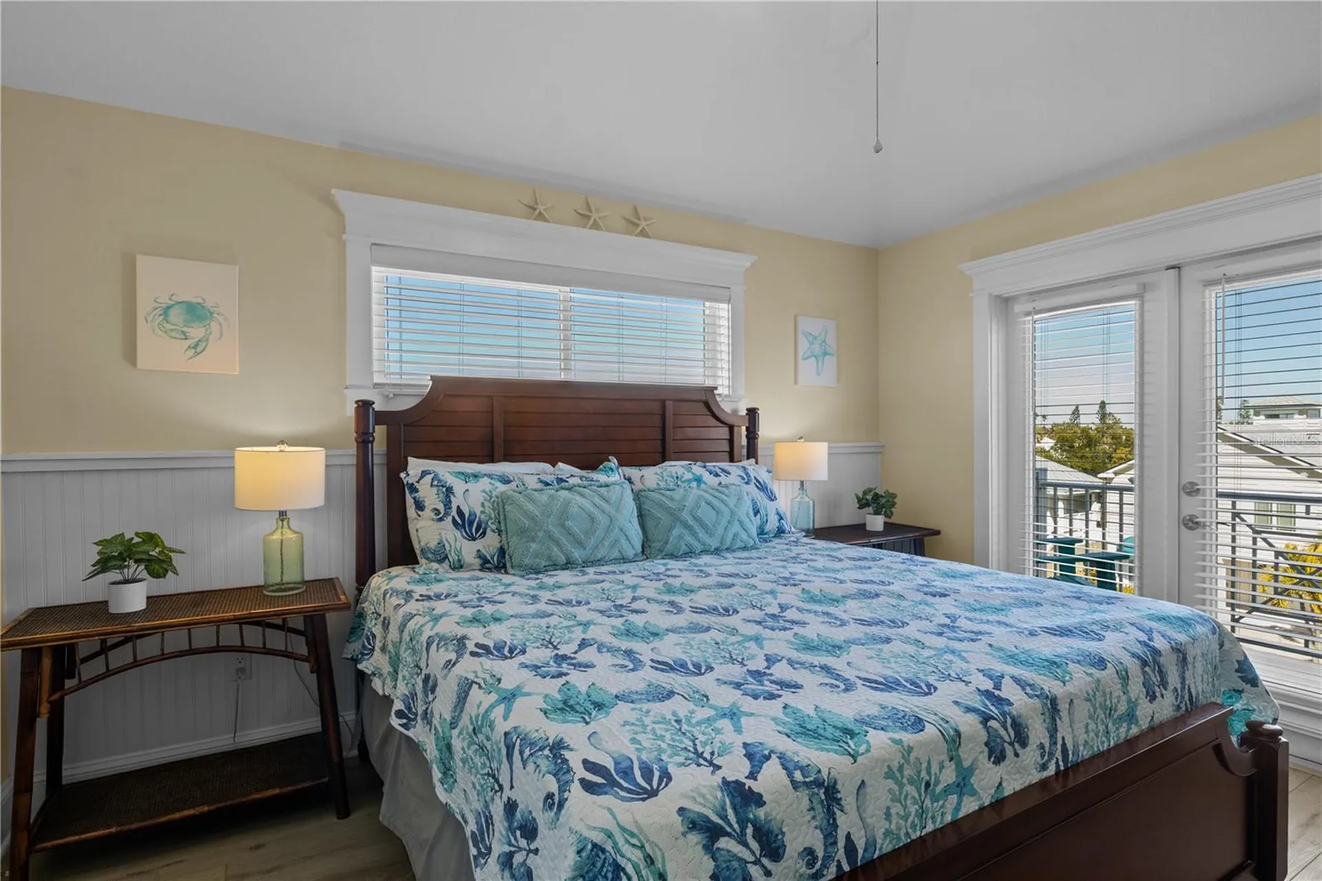 6908 Holmes Boulevard Holmes Beach FL 34217