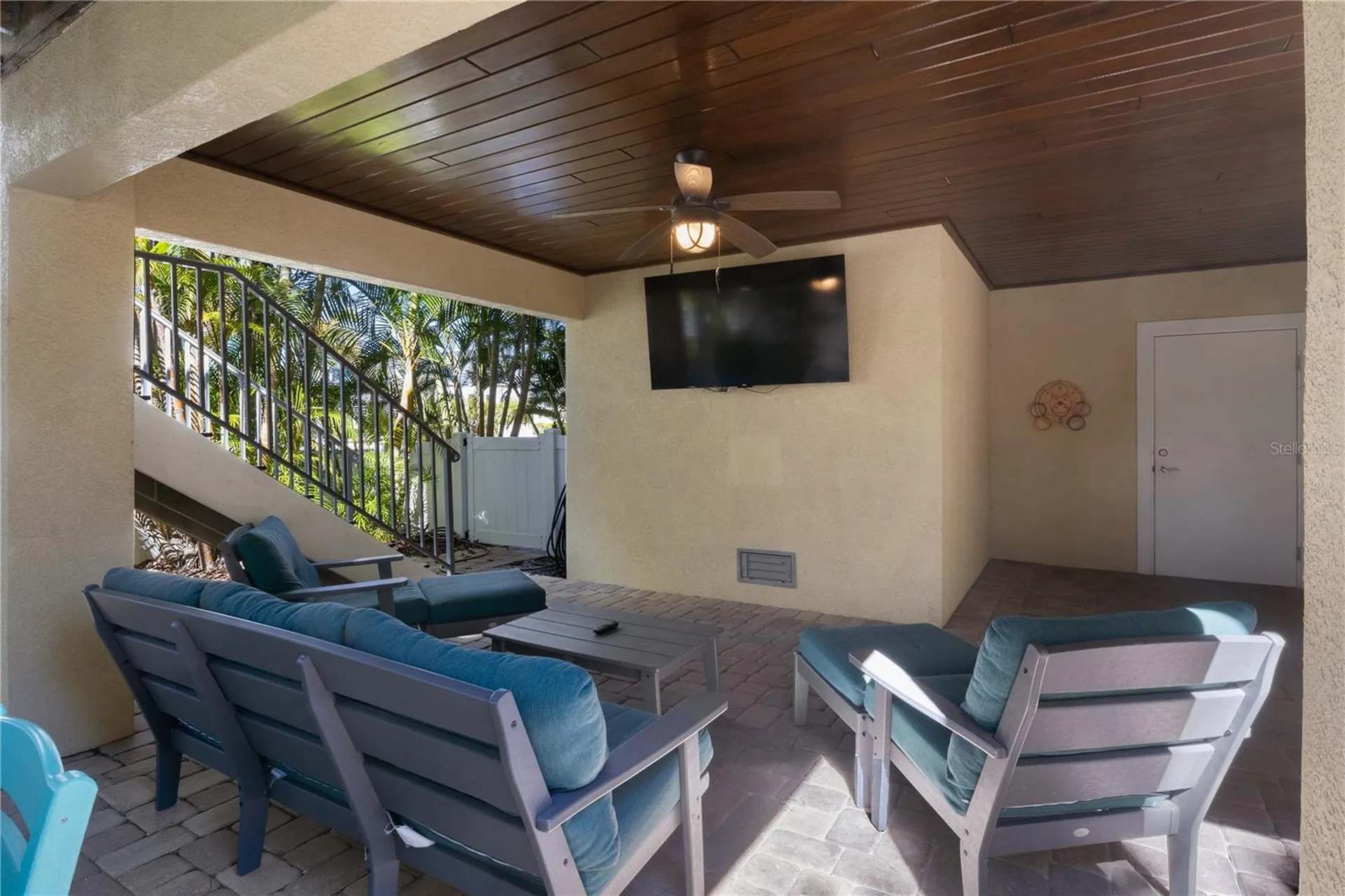 6908 Holmes Boulevard Holmes Beach FL 34217