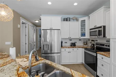 6908 Holmes Boulevard Holmes Beach FL 34217