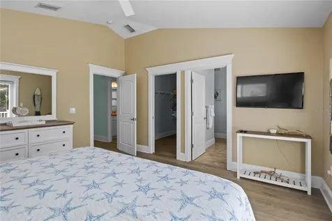 6908 Holmes Boulevard Holmes Beach FL 34217