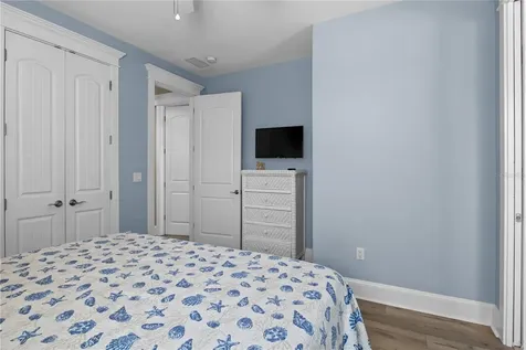 6908 Holmes Boulevard Holmes Beach FL 34217