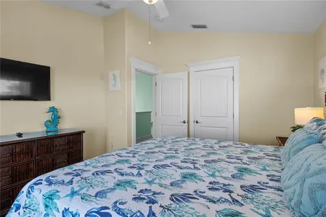 6908 Holmes Boulevard Holmes Beach FL 34217
