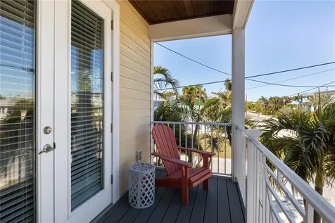 6908 Holmes Boulevard Holmes Beach FL 34217