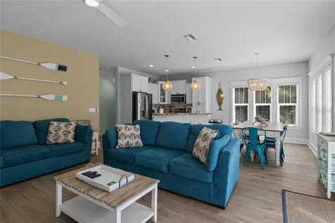 6908 Holmes Boulevard Holmes Beach FL 34217