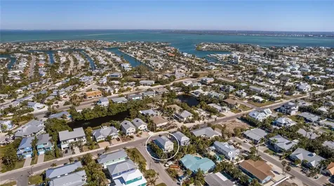 6908 Holmes Boulevard Holmes Beach FL 34217