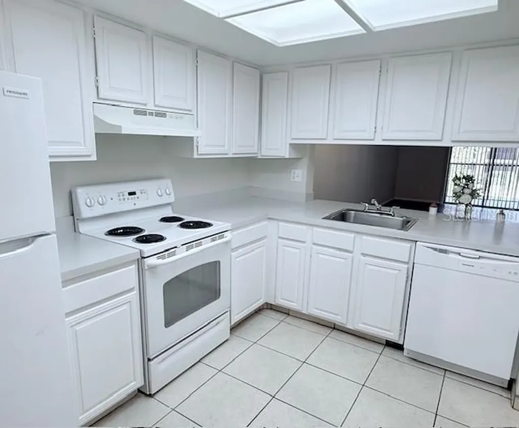 4991 Puritan Circle Tampa FL 33617