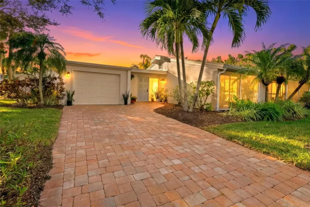 237 Hourglass Way Sarasota FL 34242