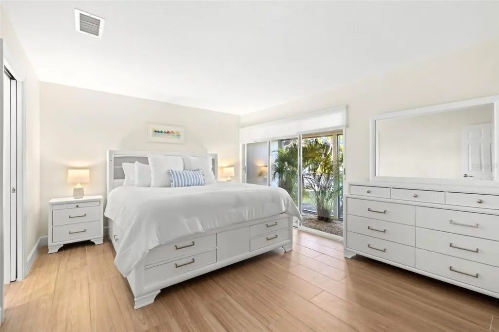 237 Hourglass Way Sarasota FL 34242