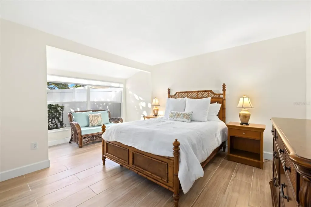 237 Hourglass Way Sarasota FL 34242