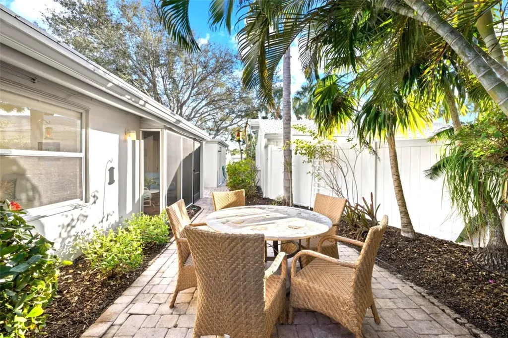 237 Hourglass Way Sarasota FL 34242