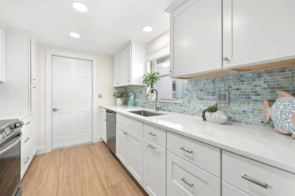 237 Hourglass Way Sarasota FL 34242