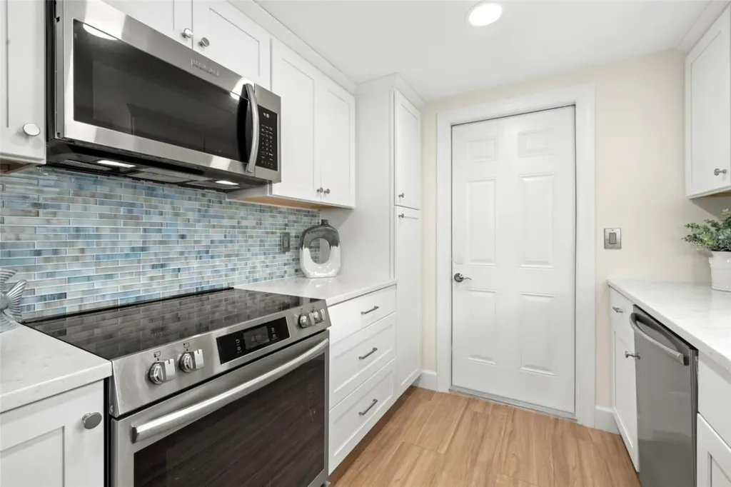 237 Hourglass Way Sarasota FL 34242